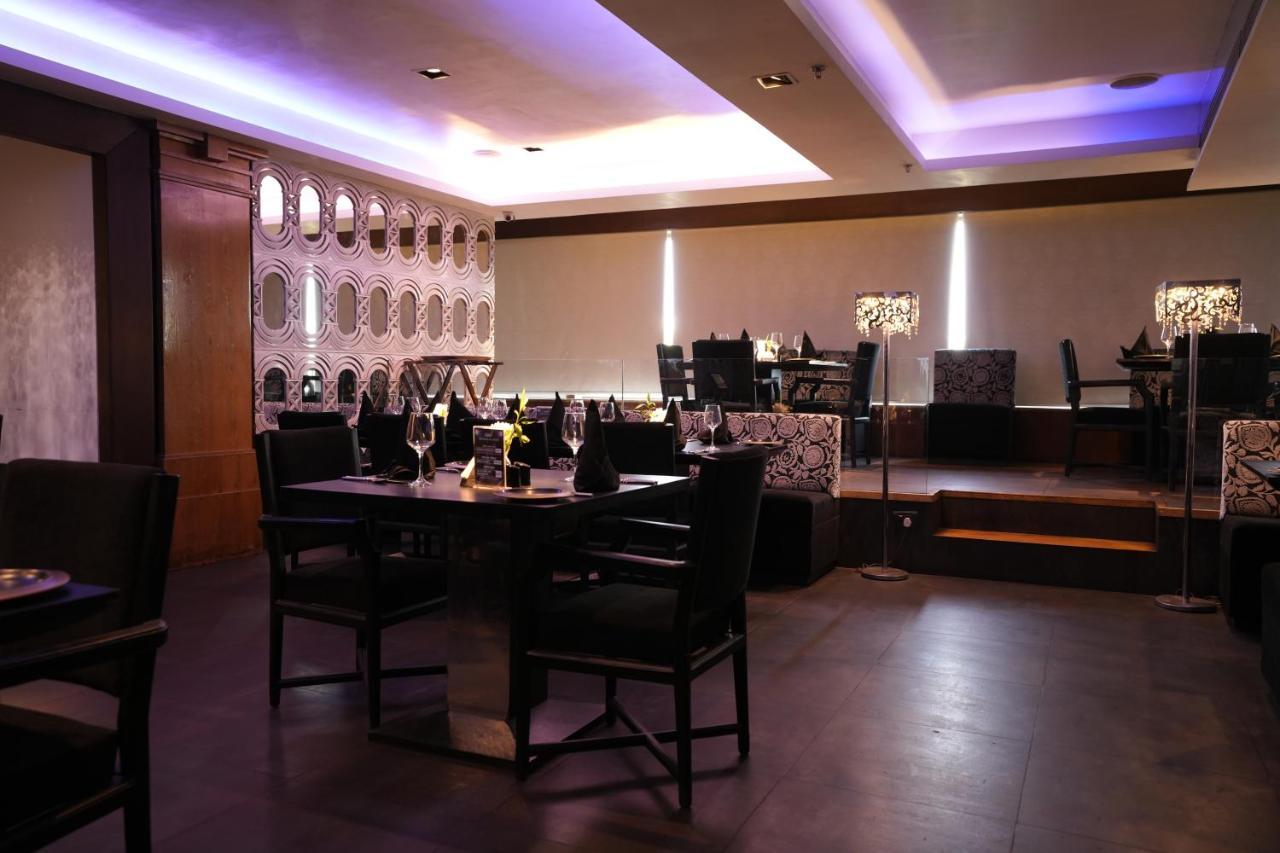 Hotel Hardeo Nagpur Exteriör bild