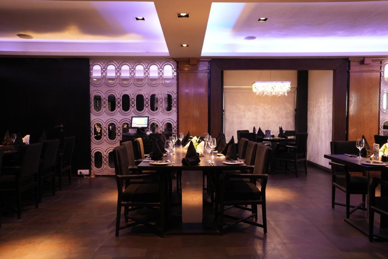 Hotel Hardeo Nagpur Exteriör bild
