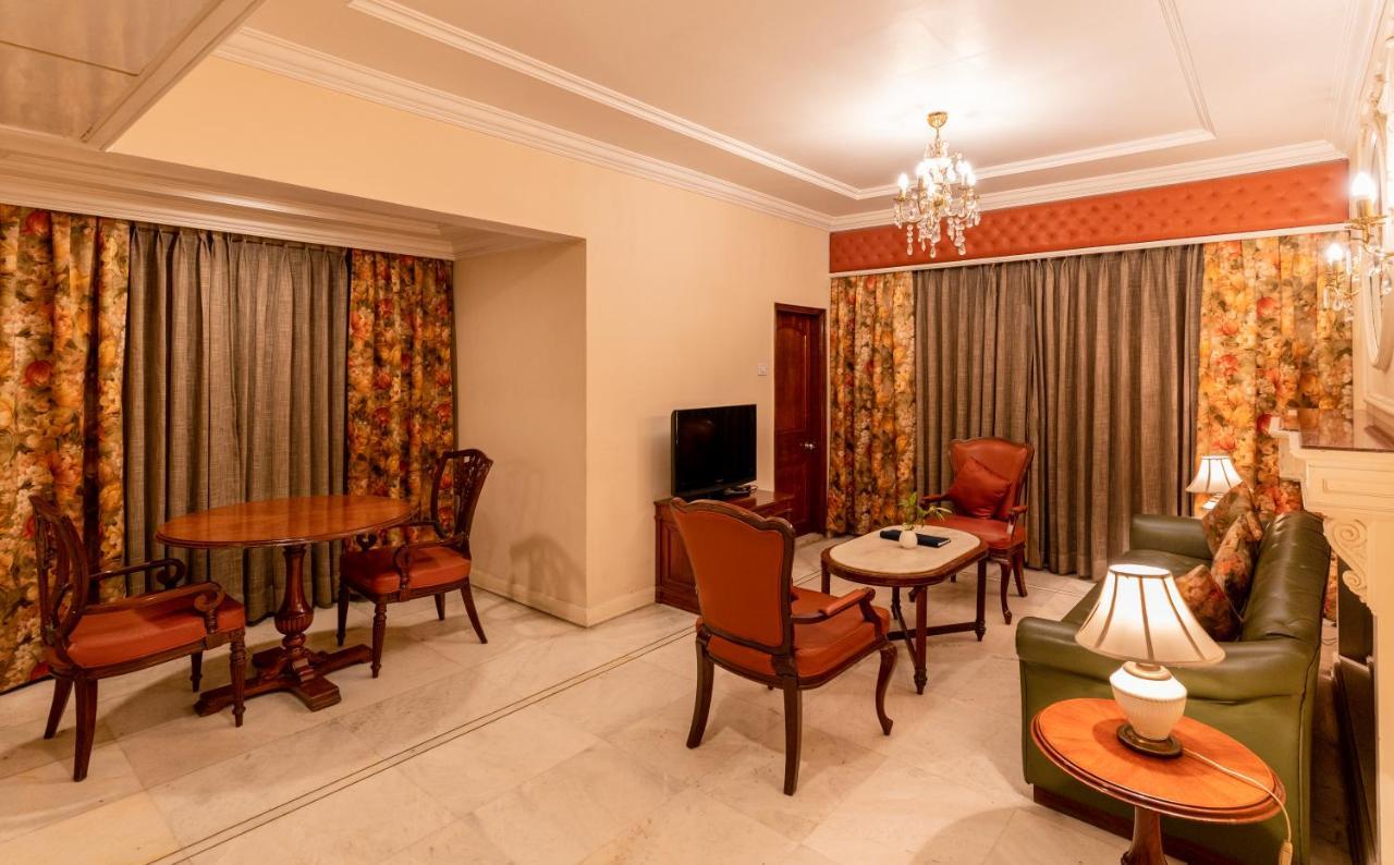 Hotel Hardeo Nagpur Exteriör bild