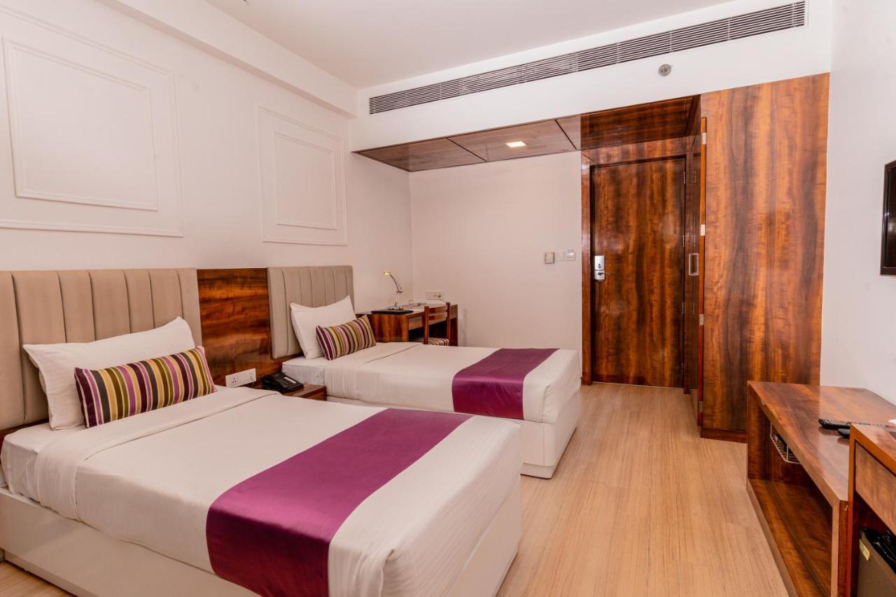 Hotel Hardeo Nagpur Exteriör bild