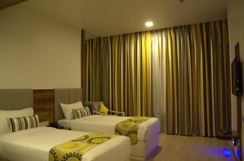 Hotel Hardeo Nagpur Exteriör bild