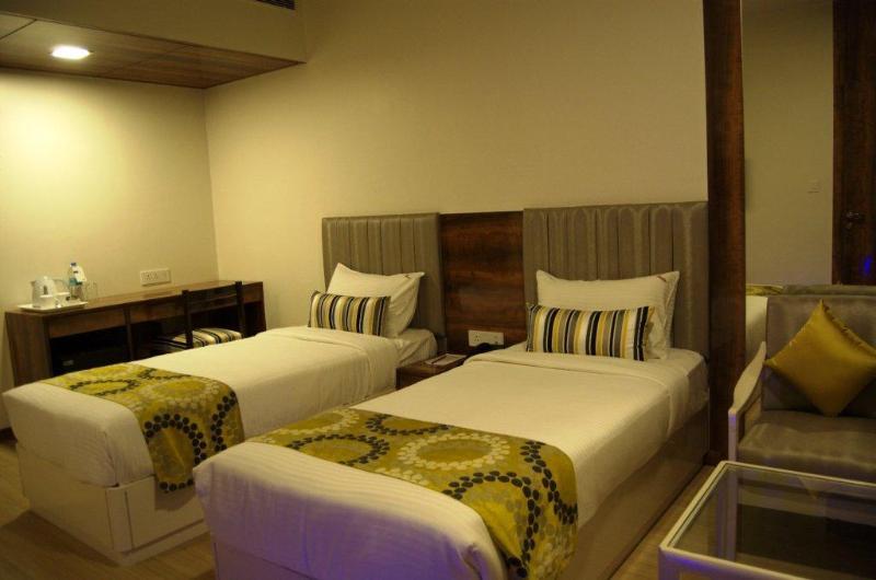 Hotel Hardeo Nagpur Exteriör bild