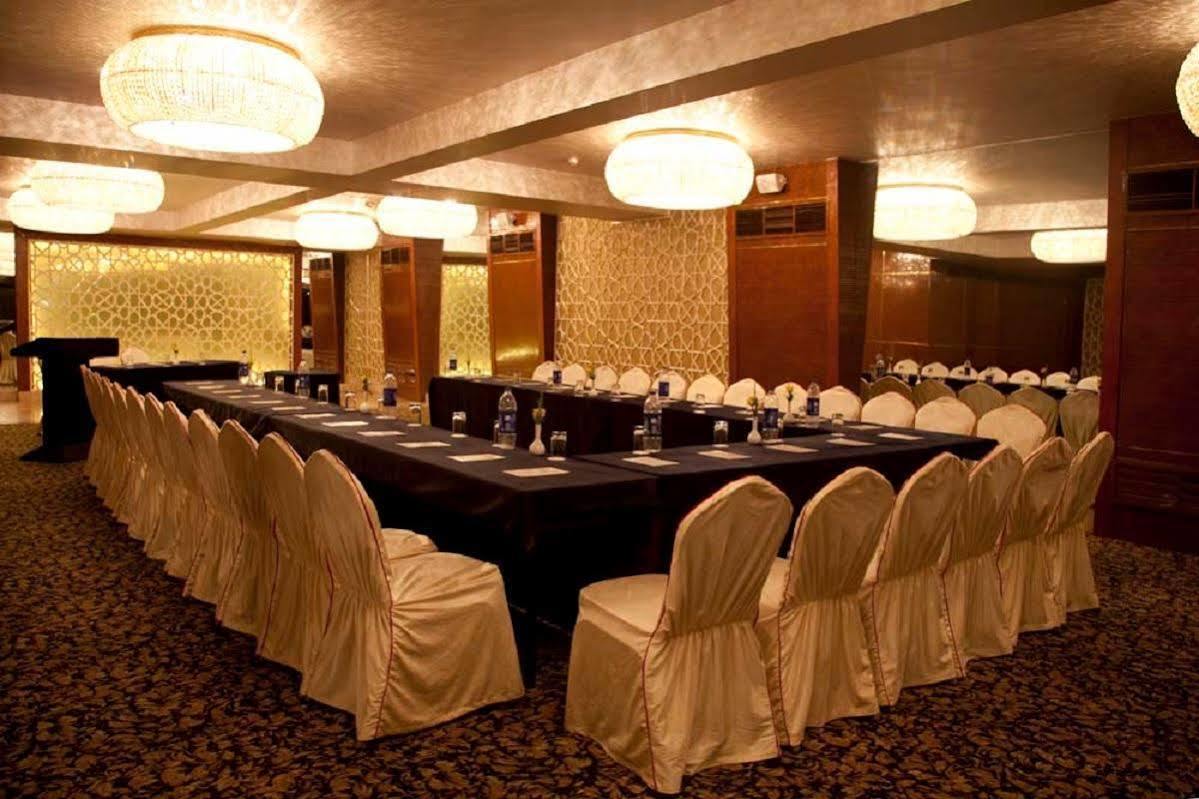 Hotel Hardeo Nagpur Exteriör bild